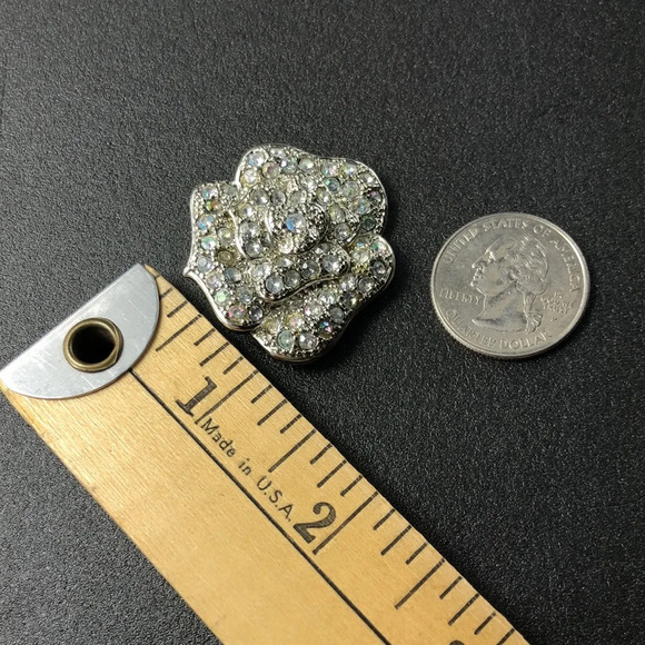 Vintage Flower Brooch Romantic Floral Rhinestone Cluster Silver Tone Pin - Picture 8 of 8